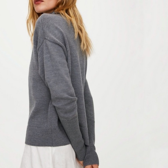 Bundle of Wilfred Cyprie Sweaters in Oxford Tan and Gray - Picture 12 of 15